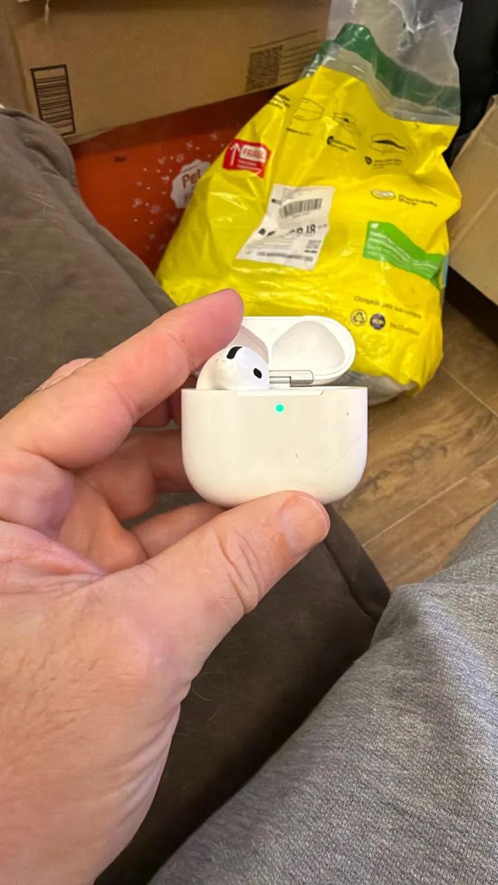 Fone AirPods 4 só funciona lado esquerdo  - Foto 2