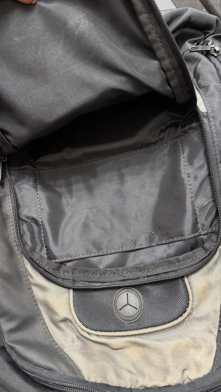 Mochila grande preta para notebook usada - Foto 2