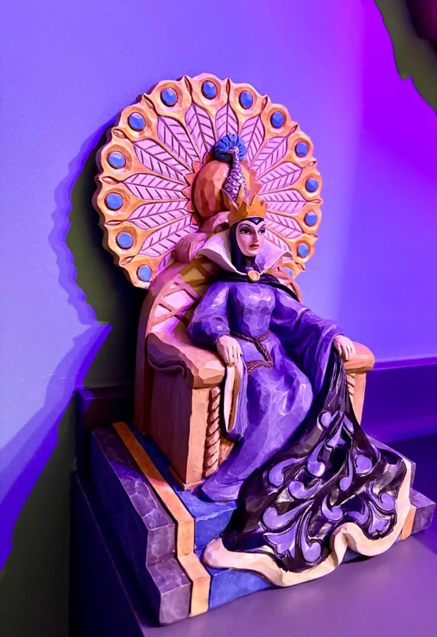 Estátua Disney Rainha Má (Importada) - Foto 3