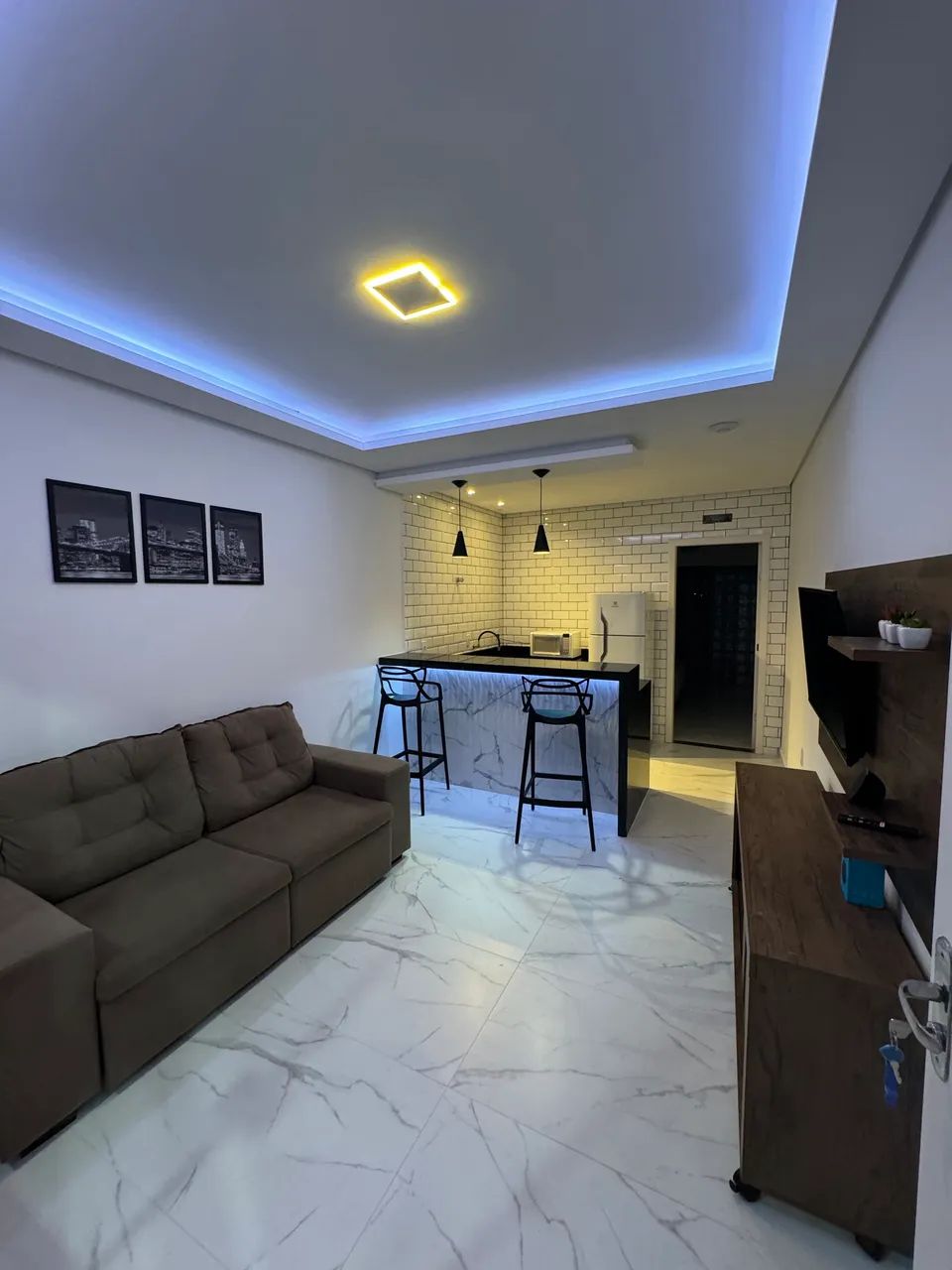 Aluga-se apartamento anual na Praia de Fora