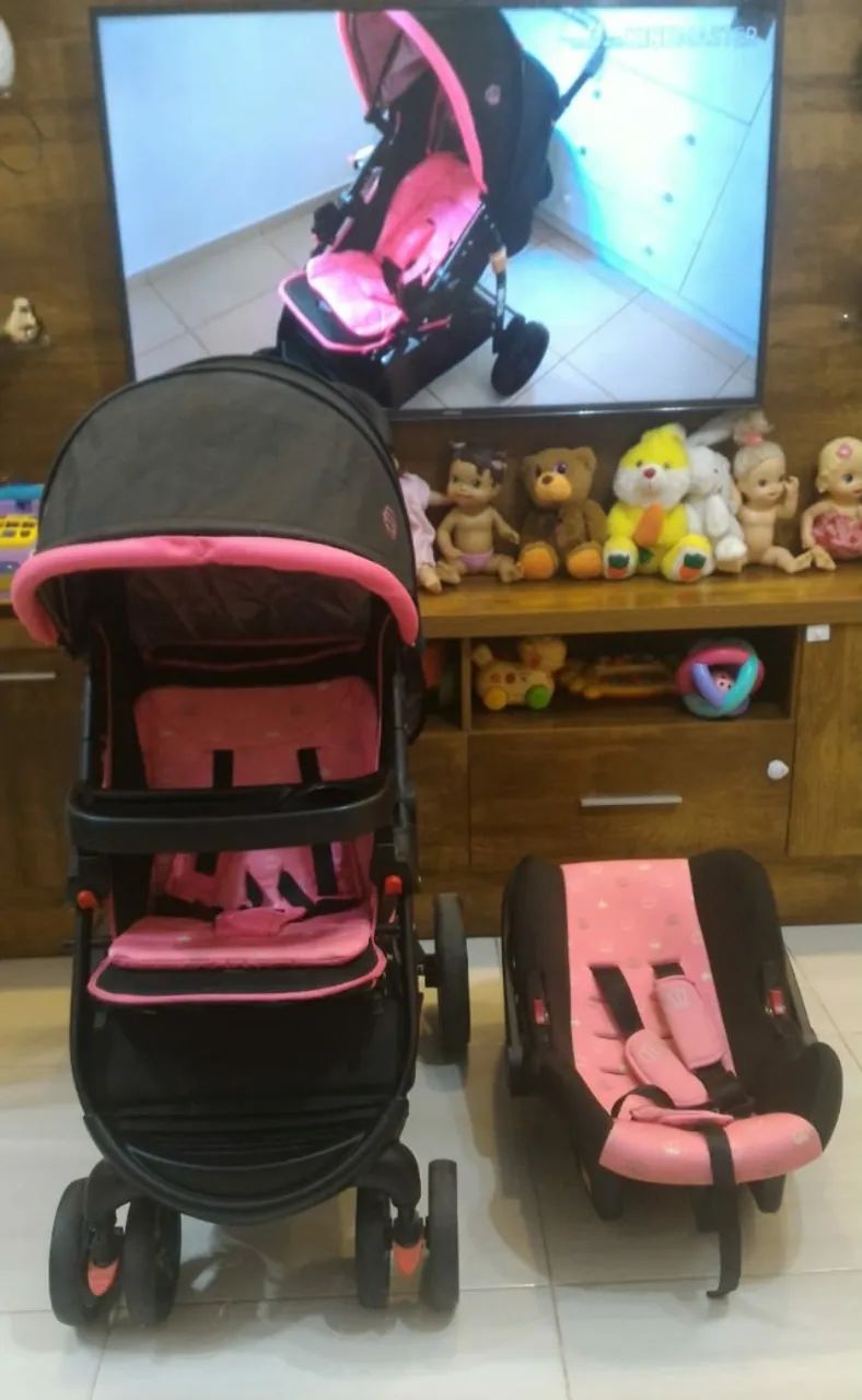 Carrinho de bebê da Cosco Rosa e Preto  - Foto 2
