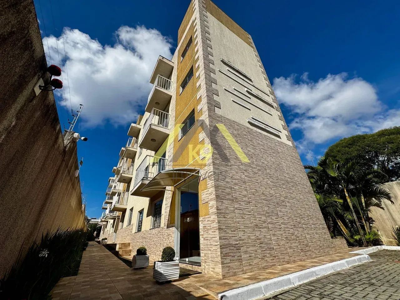 APARTAMENTO NO SÃO GABRIEL EM COLOMBO