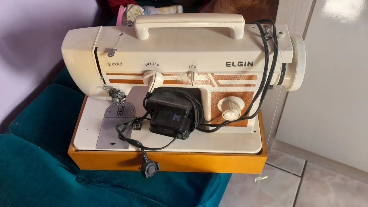 Máquina de costura  - Foto 2