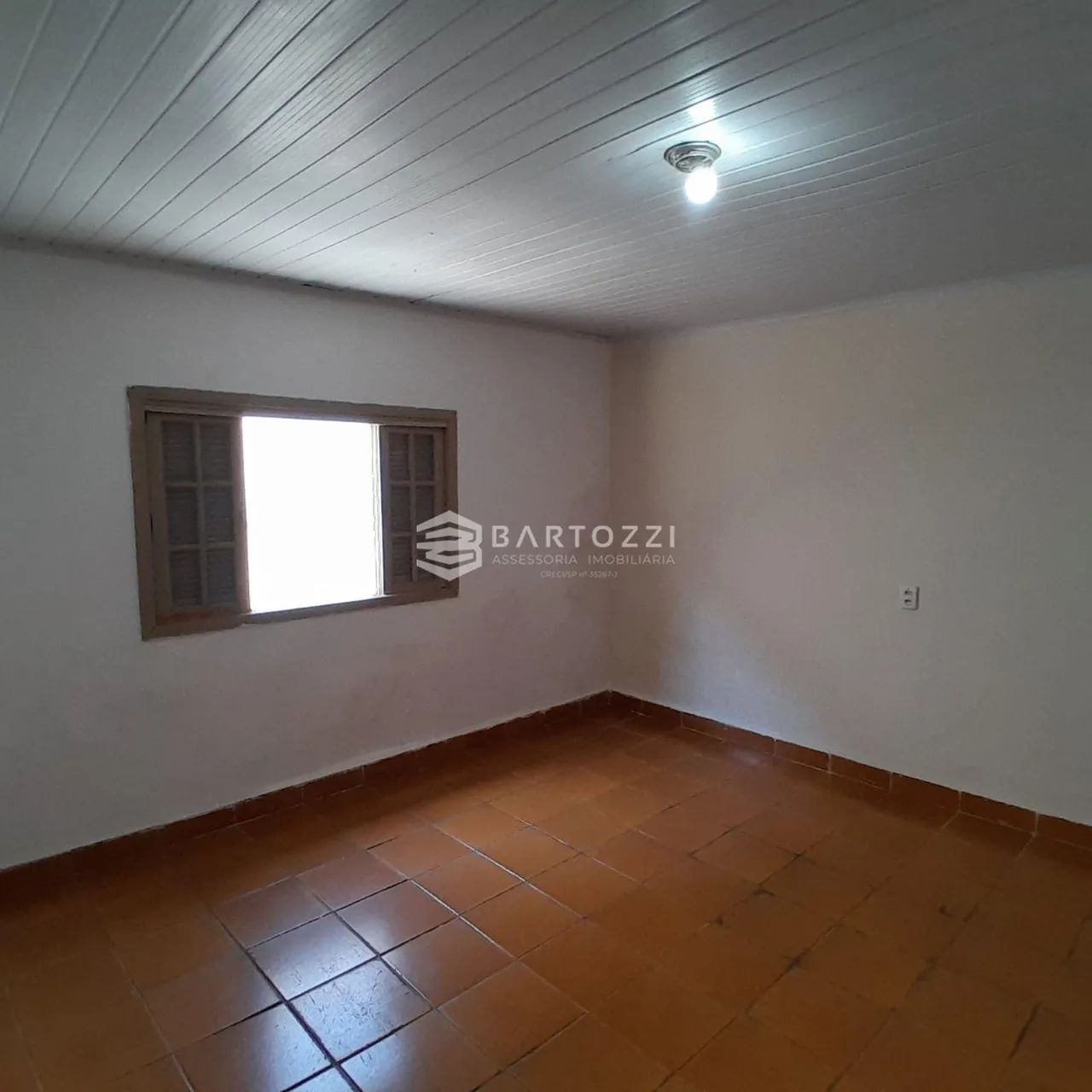 CASA 01 DORMITÓRIO BAIRRO SANTO ANTONIO SCS