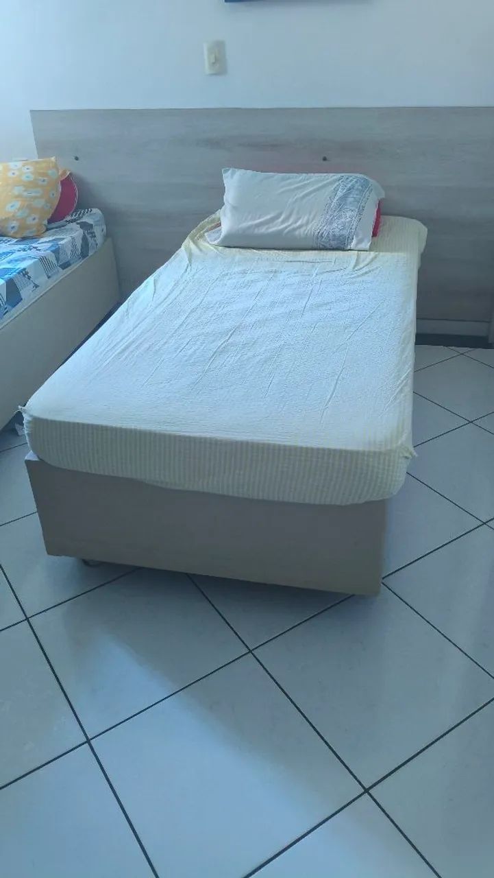 Cama de solteiro pouco usada 