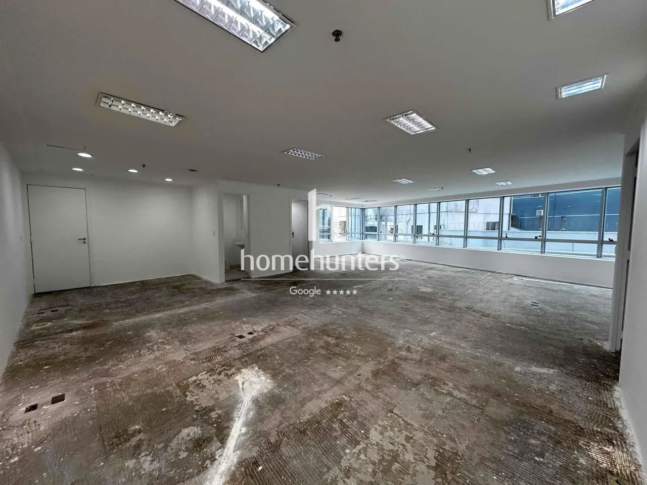 Sala comercial para locação, 100m2 espaço amplo com refeitório, banheiro para clientes no 