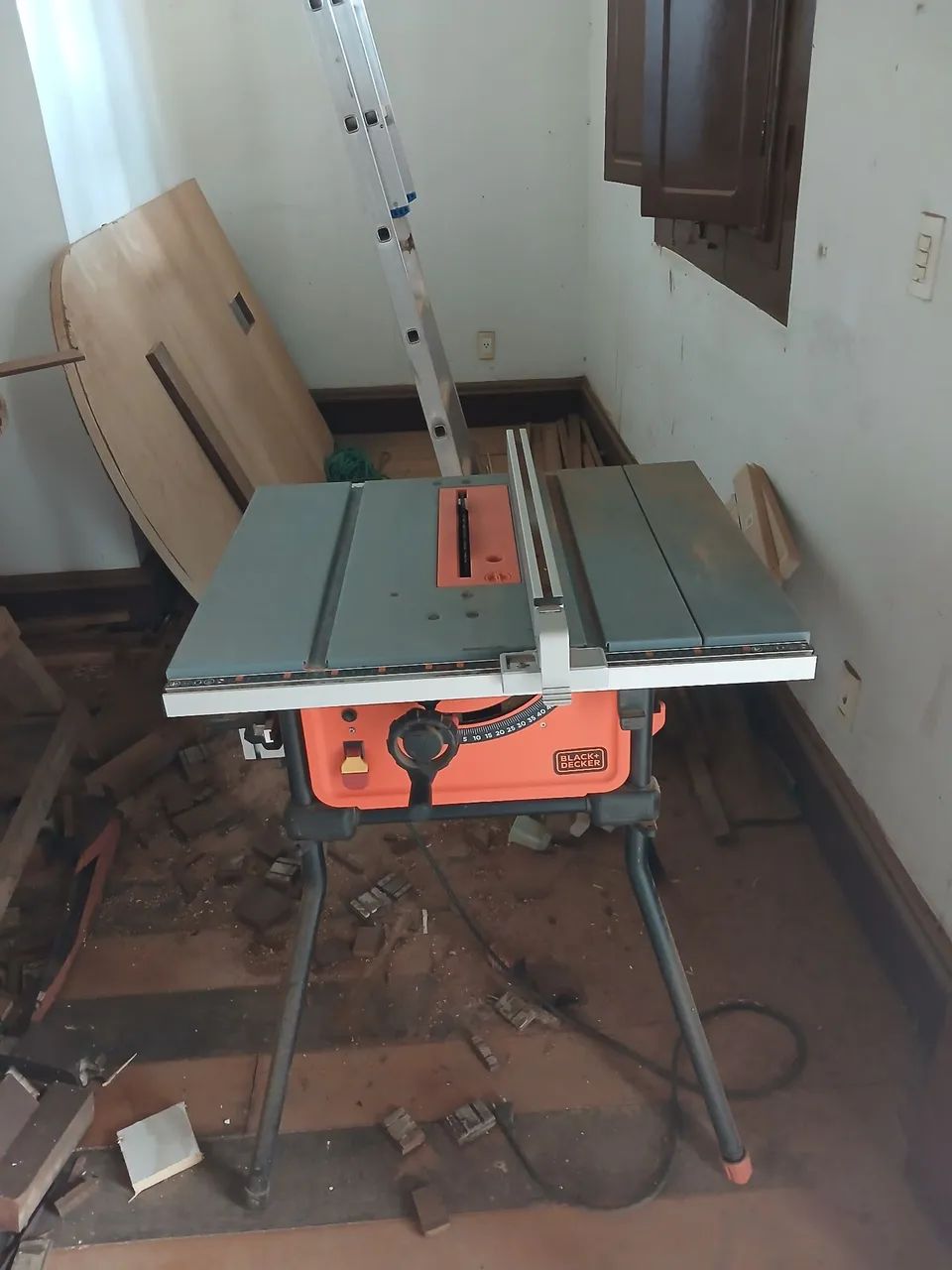 Serra circular de bancada Black decker - Foto 3