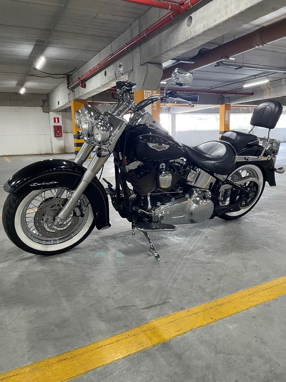 Harley Davidson Deluxe 