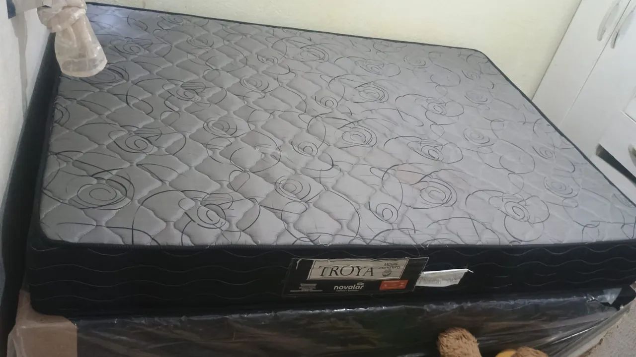 Vende se uma cama box 
