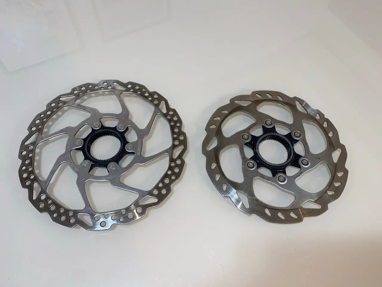 Par discos de freio Shimano centerlock RT54 + Rt70 - Foto 2