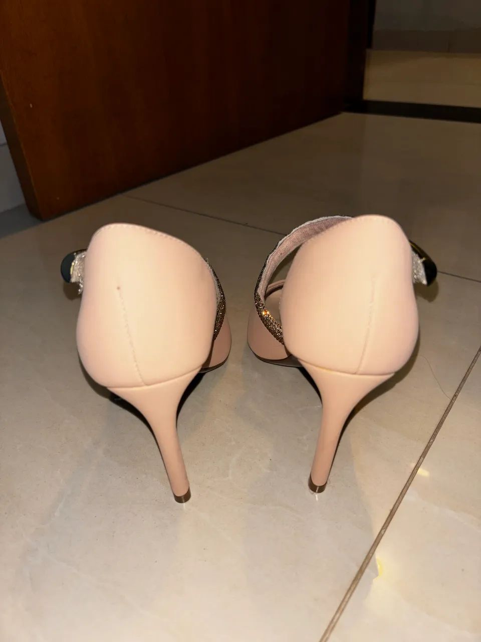 Scarpin Nude da marca Constance  - Foto 2