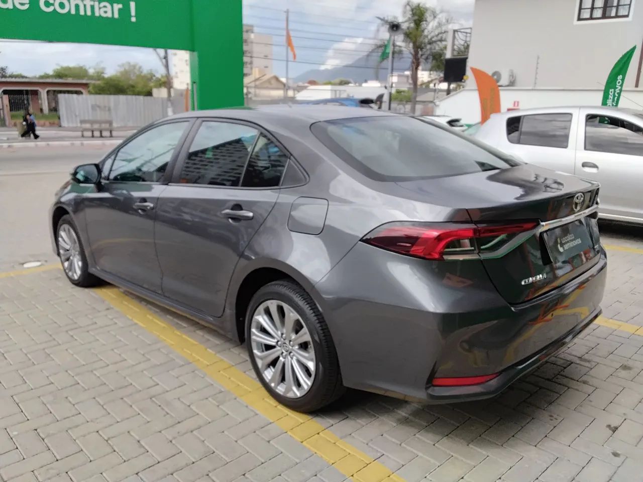 Toyota Corolla XEI 2.0 Flex 16V Aut. 2023 - Foto 3