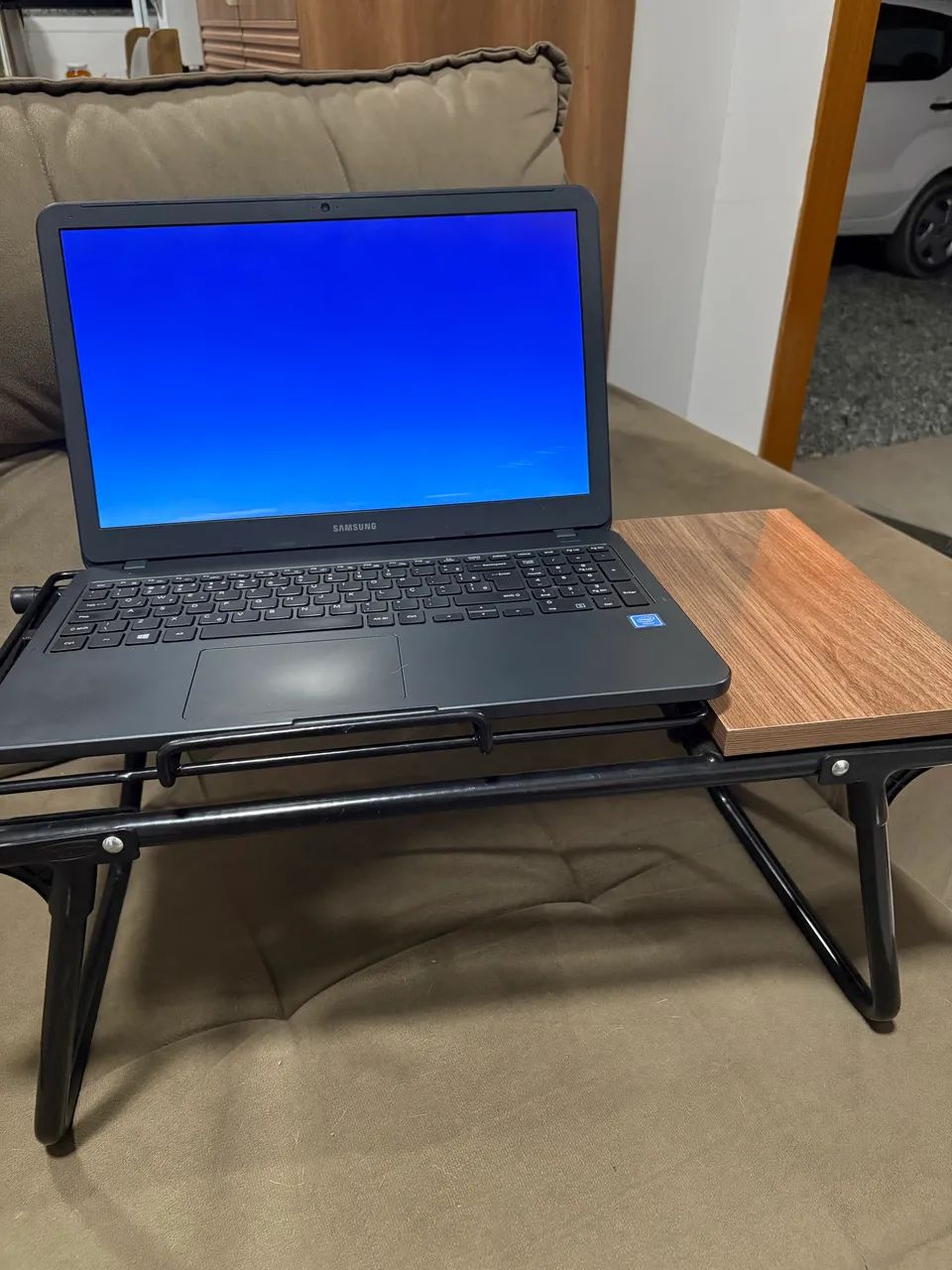 vende-se mesa portátil para notebook
