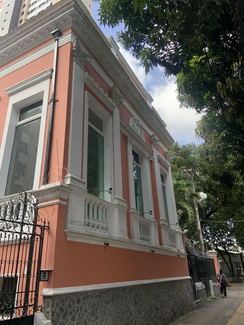 Prédio comercial na Magalhães Barata em São Brás com 24 salas - Foto 4