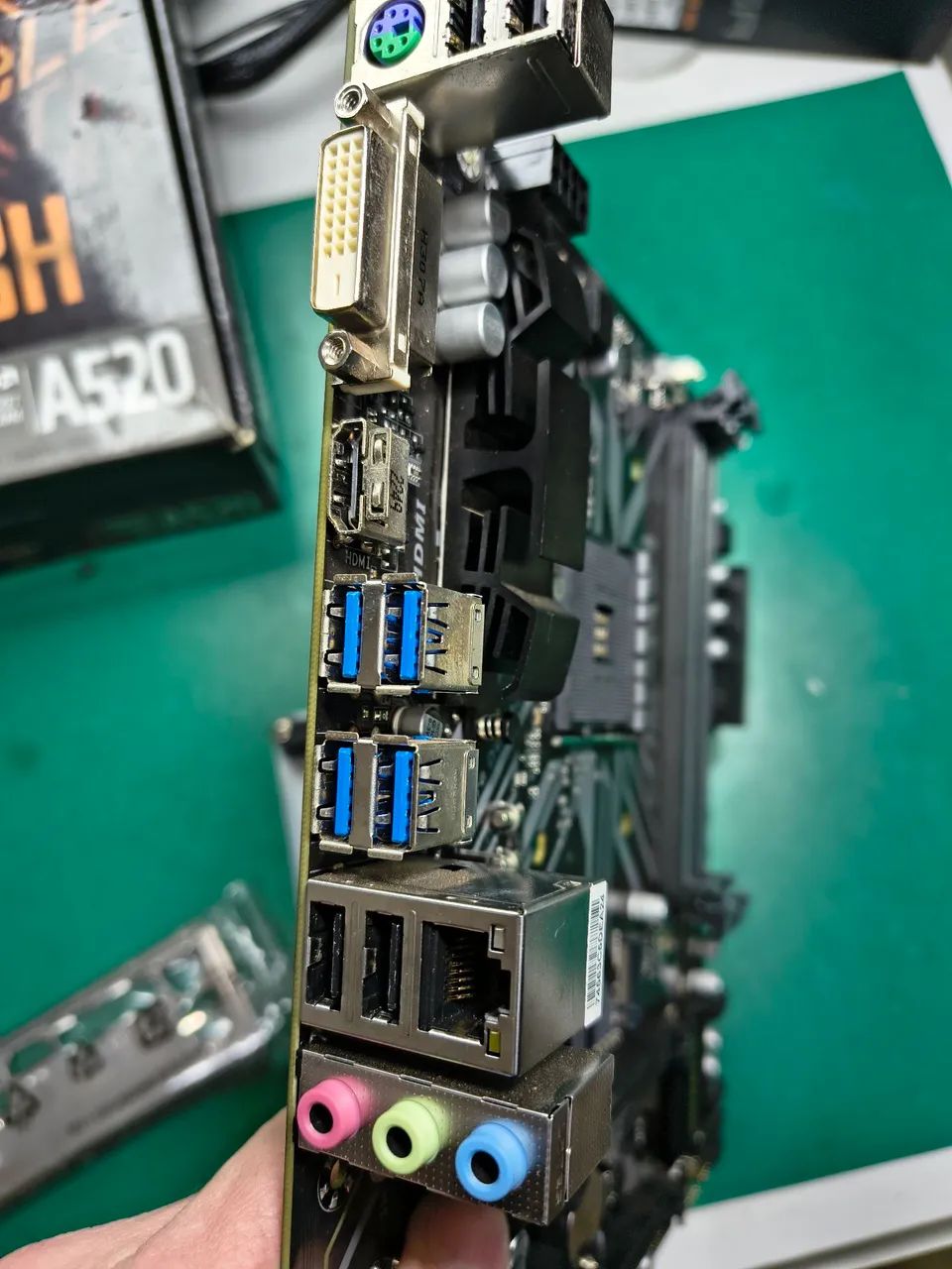 GIGABYTE B450M DS3H V2 - Foto 3