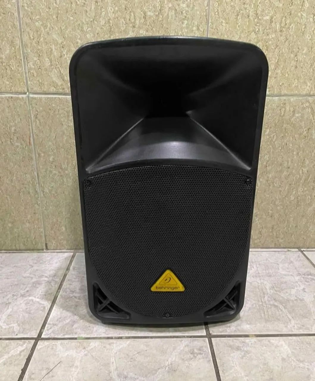 Caixa ativa behringher 1000W 