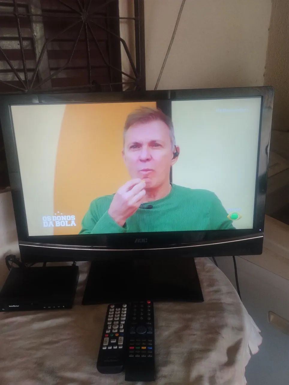 Tv AOC 24 polegadas com conversor digital 