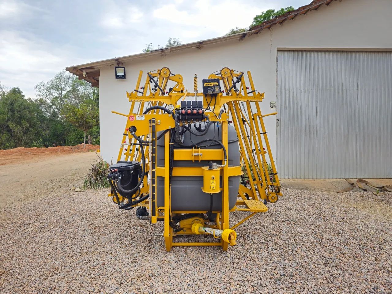 Pulverizador 600 litros para trator  - Foto 2