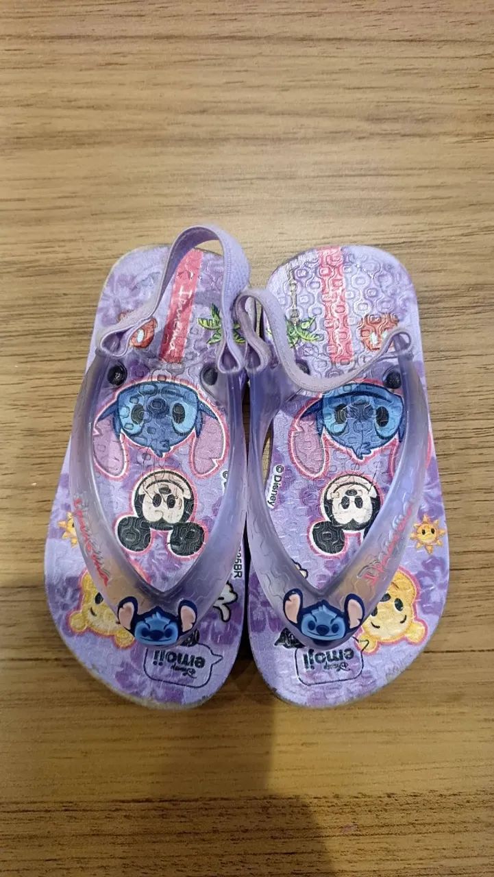Chinelo Stitch - tam 20/21 Valor: R$ 18,00  Retirada à combinar