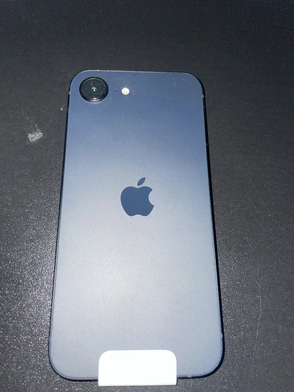 iPhone 16e 