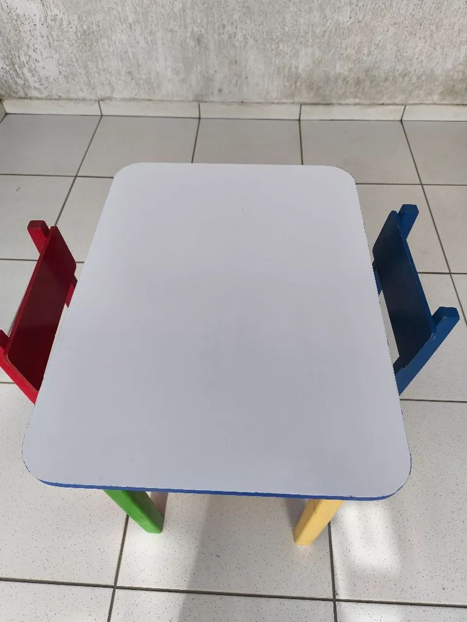 Mesa e cadeiras infantil MDF/madeira  - Foto 4