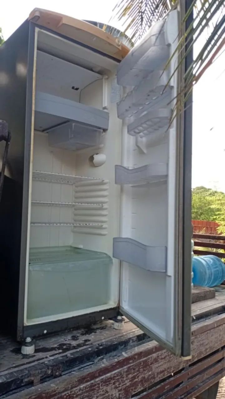 Geladeira Consul espaçosa, entrego grátis. - Foto 3