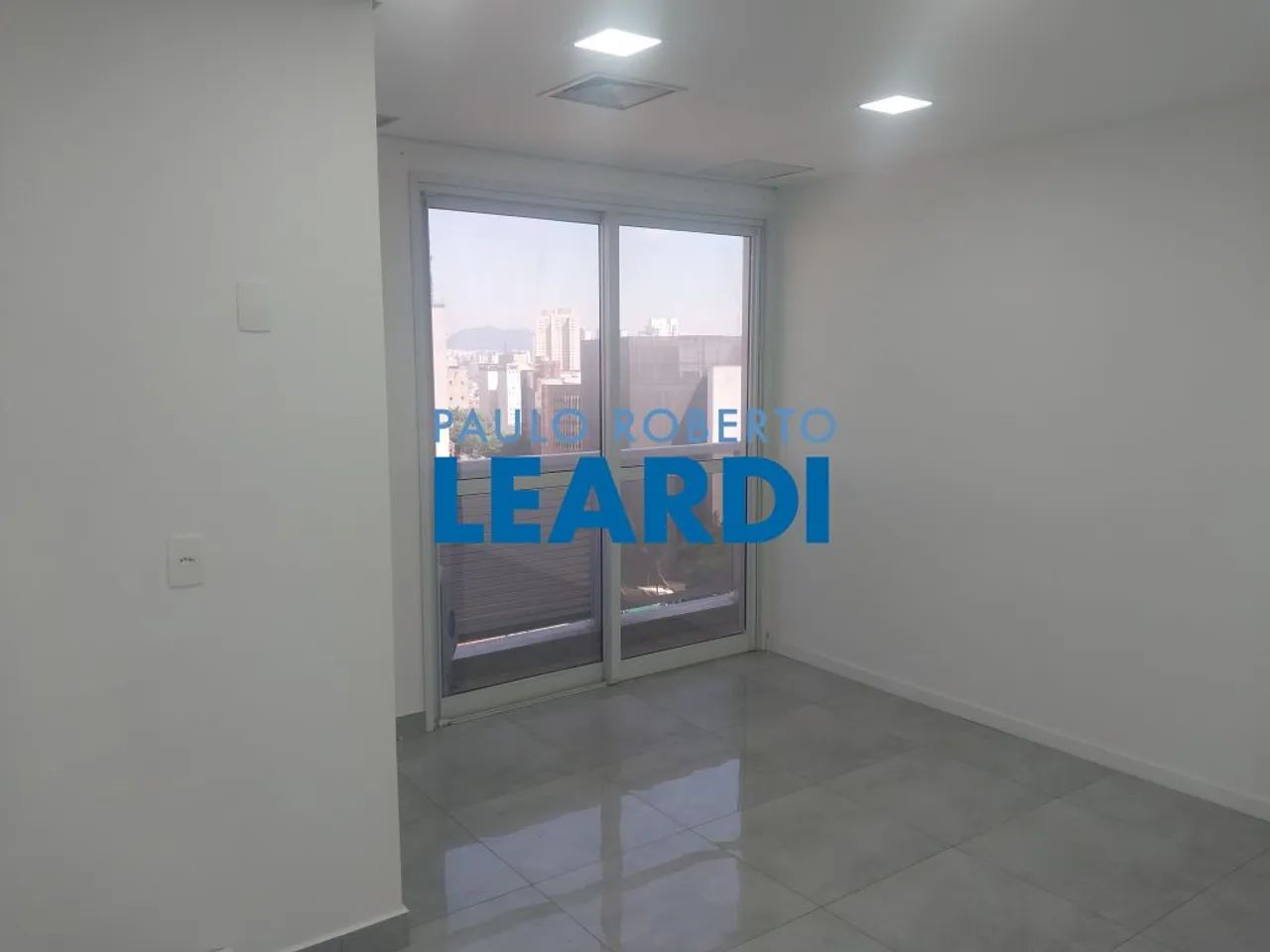 CONJ. COMERCIAL - PERDIZES - SP