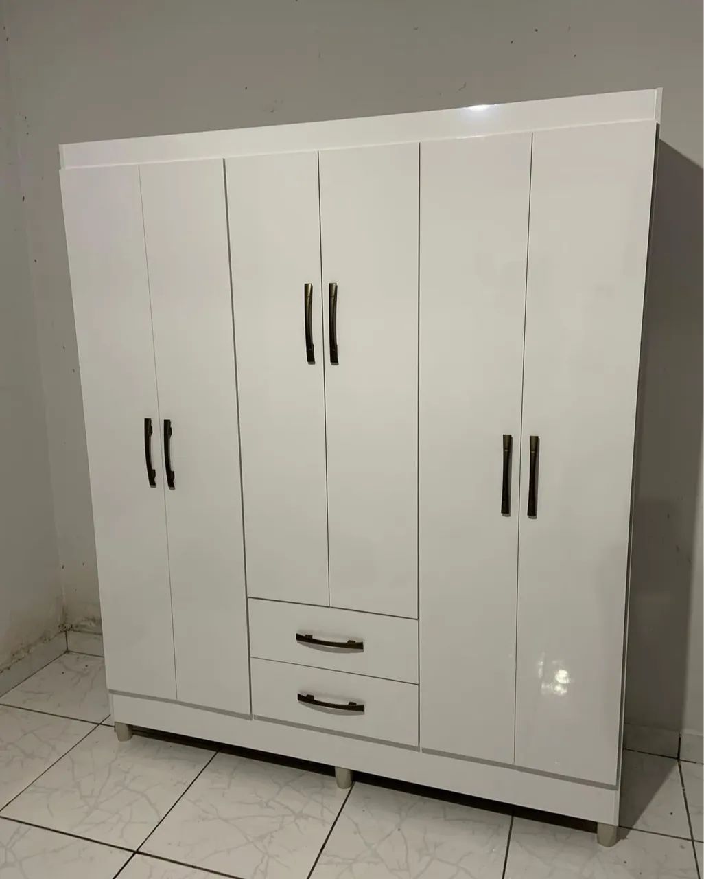 GUARDA ROUPA SOLTEIRO  6 PORTAS 2 GAVETAS 