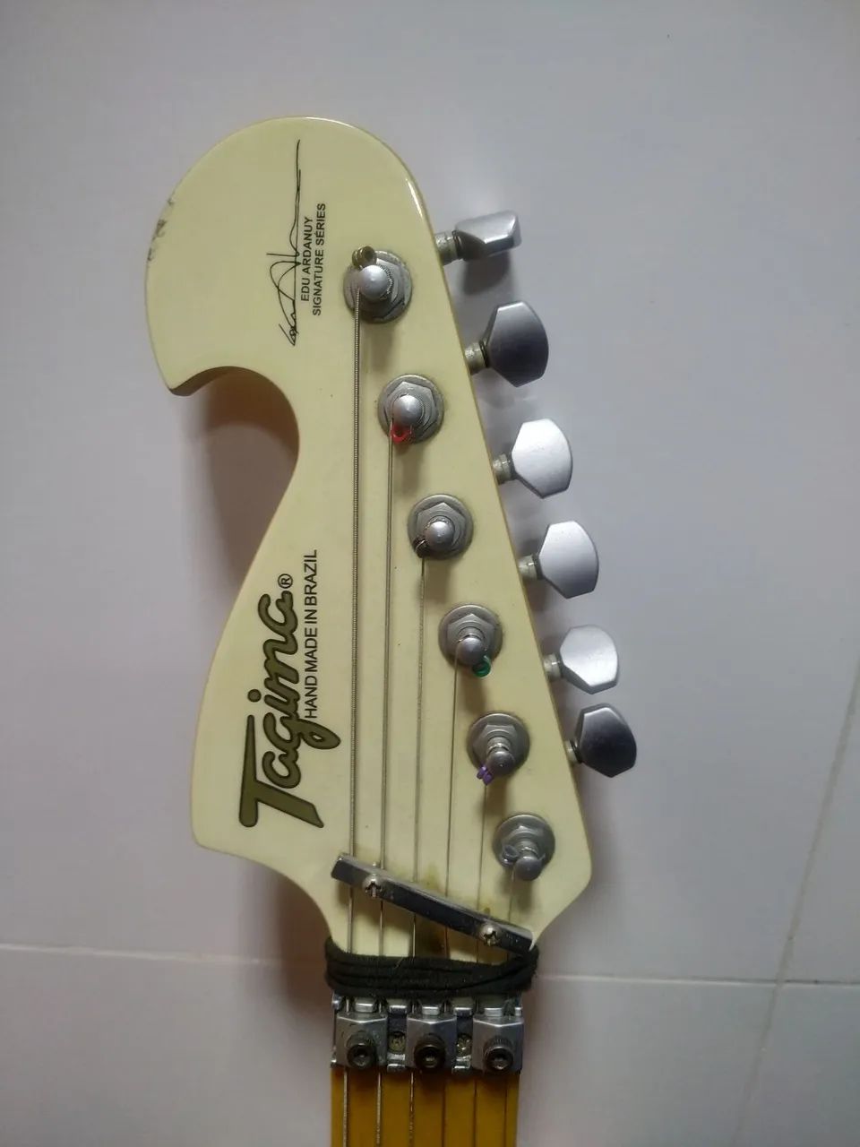 Tagima E2 - Foto 3