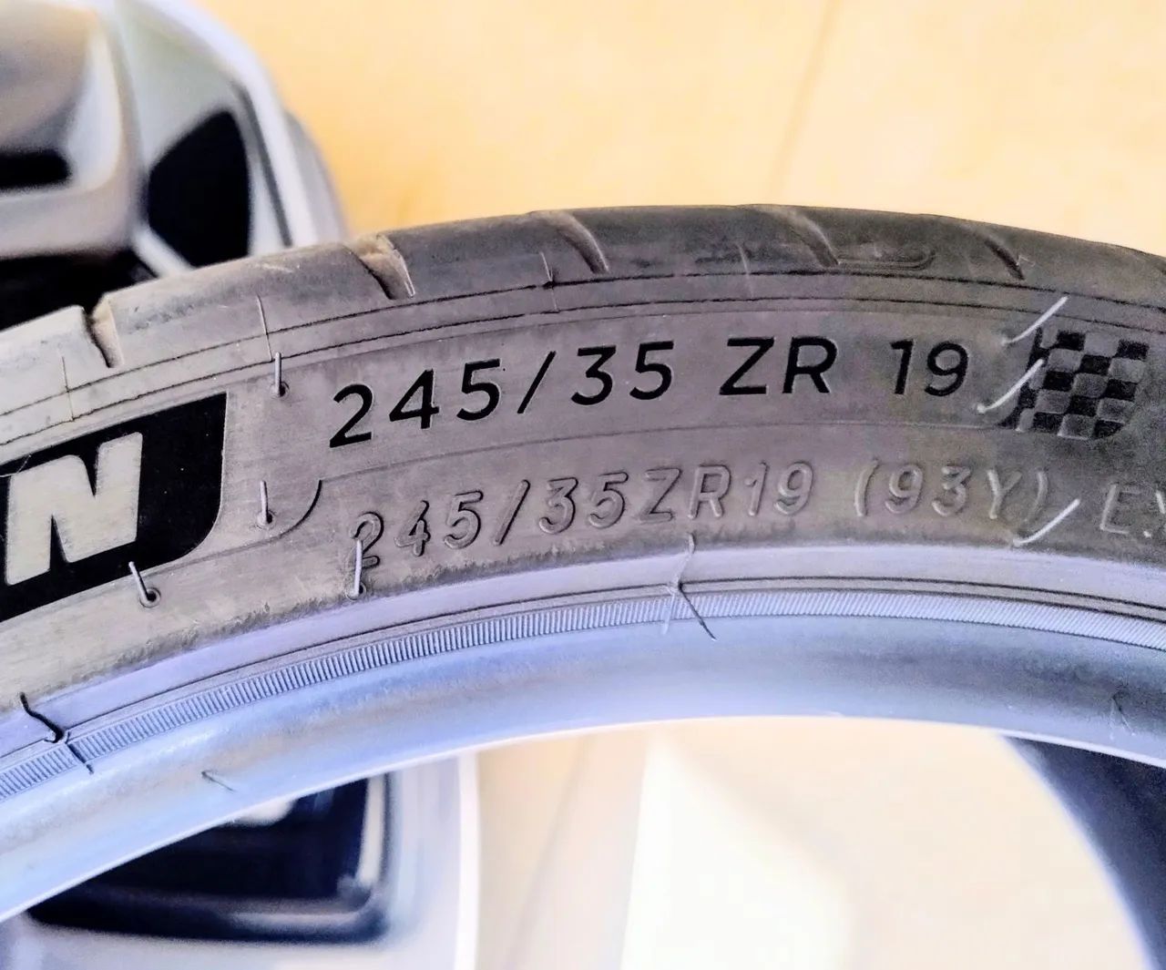 Michelin PilotSport4S 245-35-19 - Foto 4