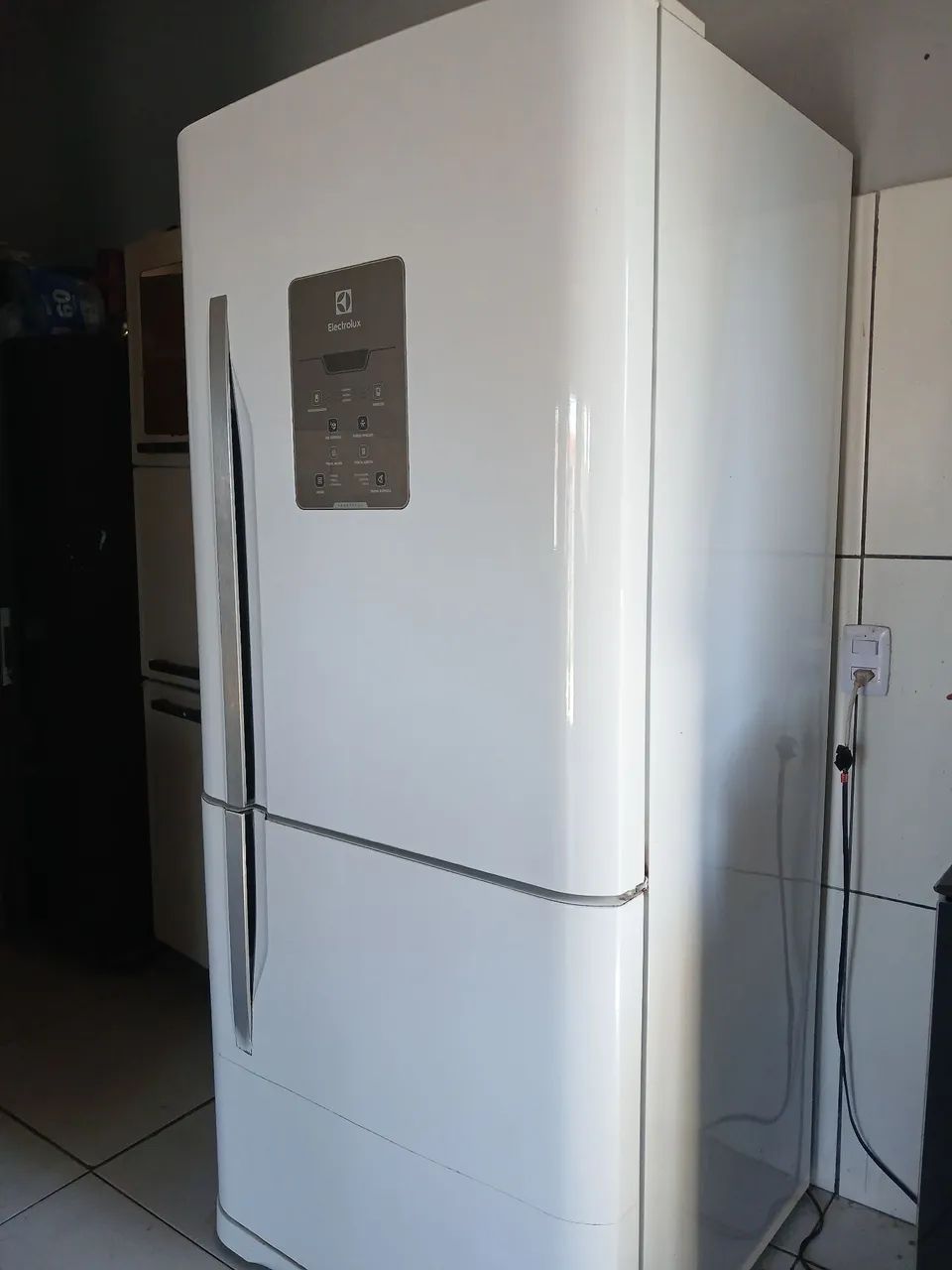 Geladeira electrolux inverse bem conservada - Foto 3