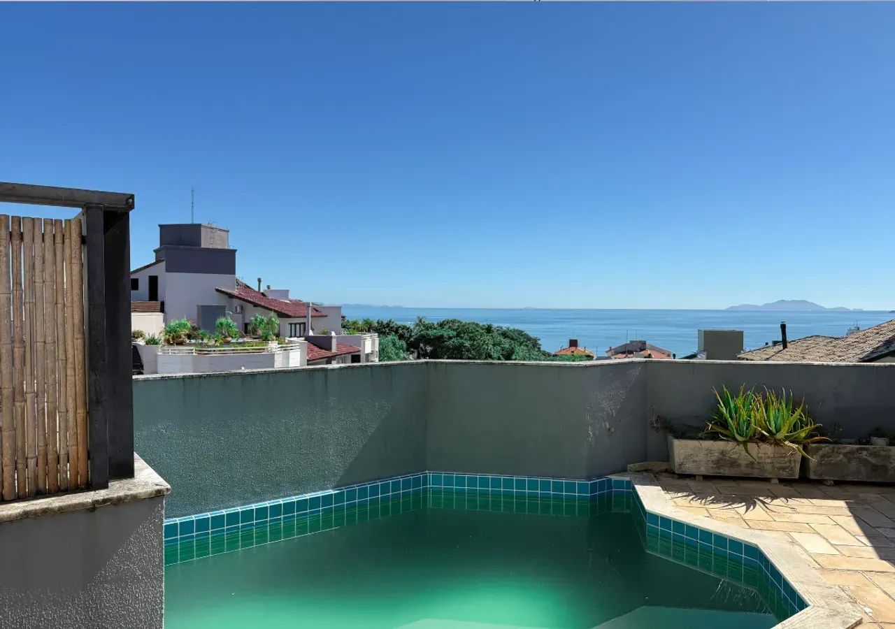Cobertura com Piscina Privativa e 170m²  Exclusividade em Canasvieiras
