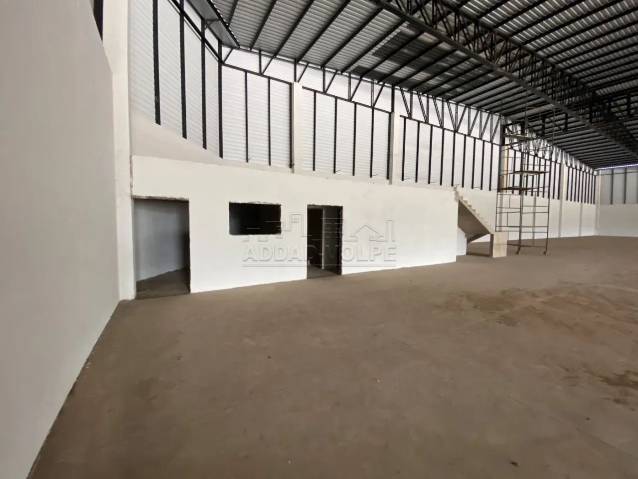 Galpão Logístico com 2.500 m², 12 Docas e Área de Manobra de 1.500 m² - Foto 4