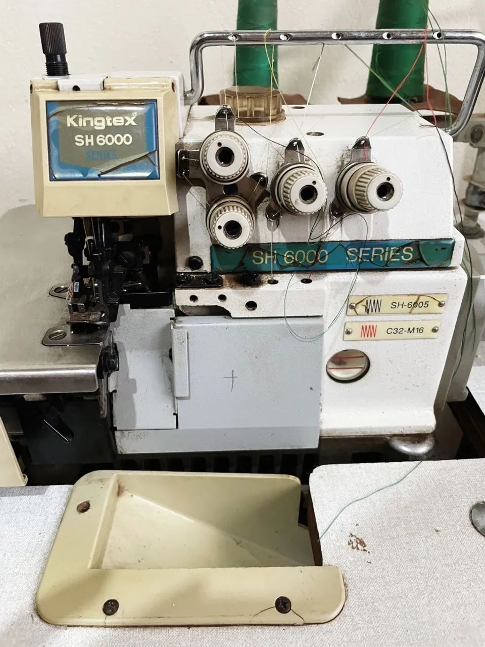 Máquina de costura Interloque Industrial Kingtex ? Funcionando Perfeitamente - Foto 4