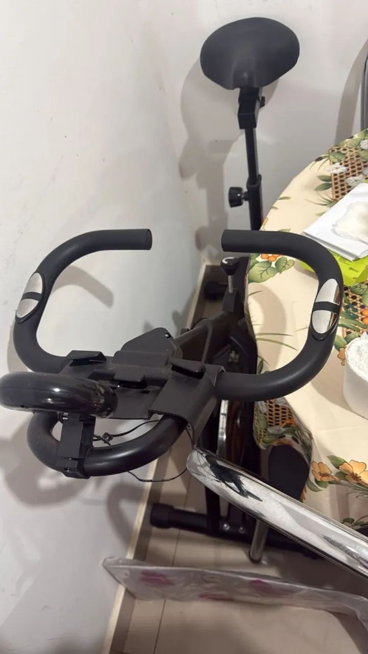 Vendo Bicicleta ergométrica semi nova - Foto 2
