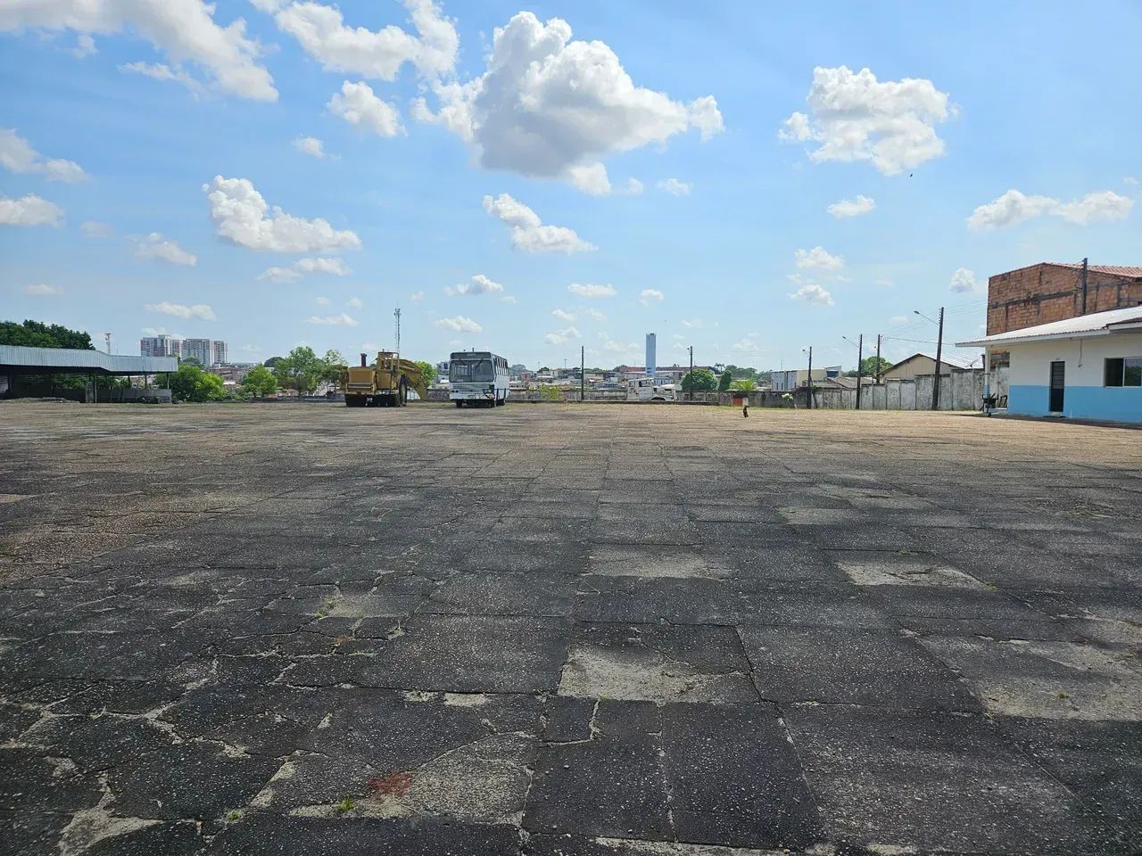 Garagem, patio com 11.000m2 - Foto 4