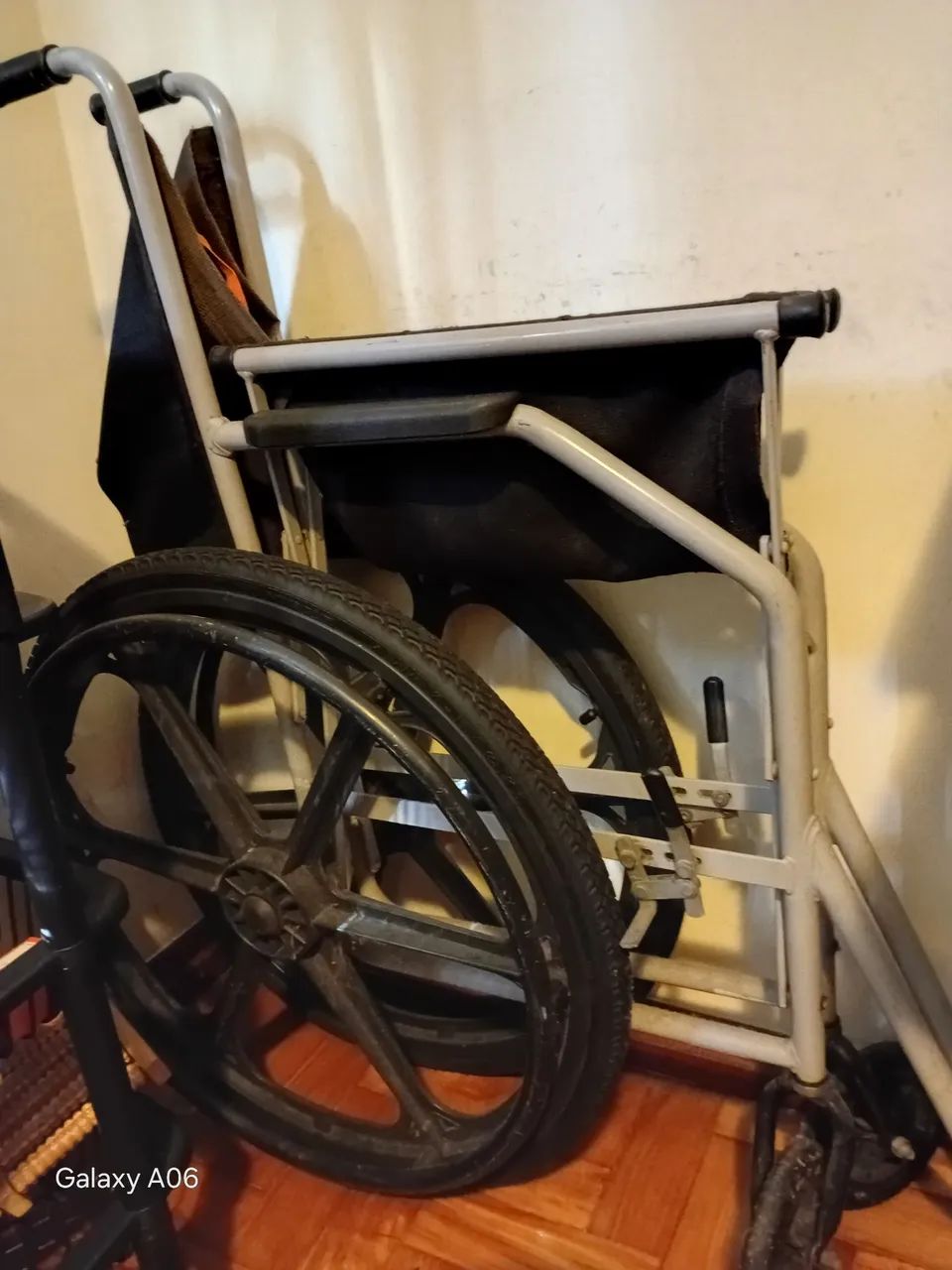 Vendo cadeira de rodas RJ