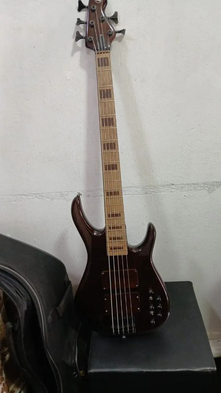 Baixo lutier 