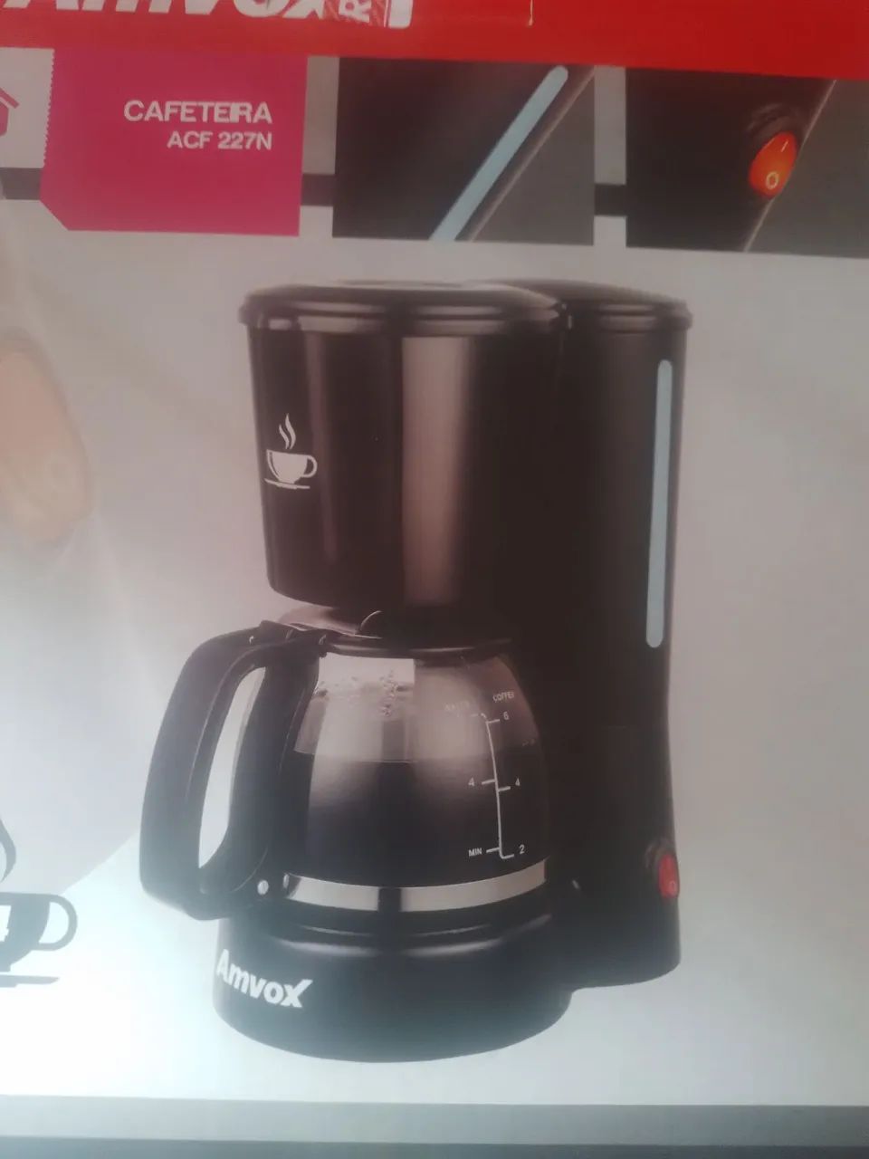 Vendo um liquidificador uma batedeira  uma cafeteira 