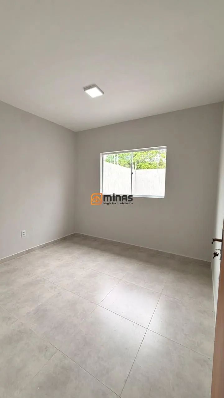 CASA IMPECÁVEL; TODA REFORMADA; - Foto 5