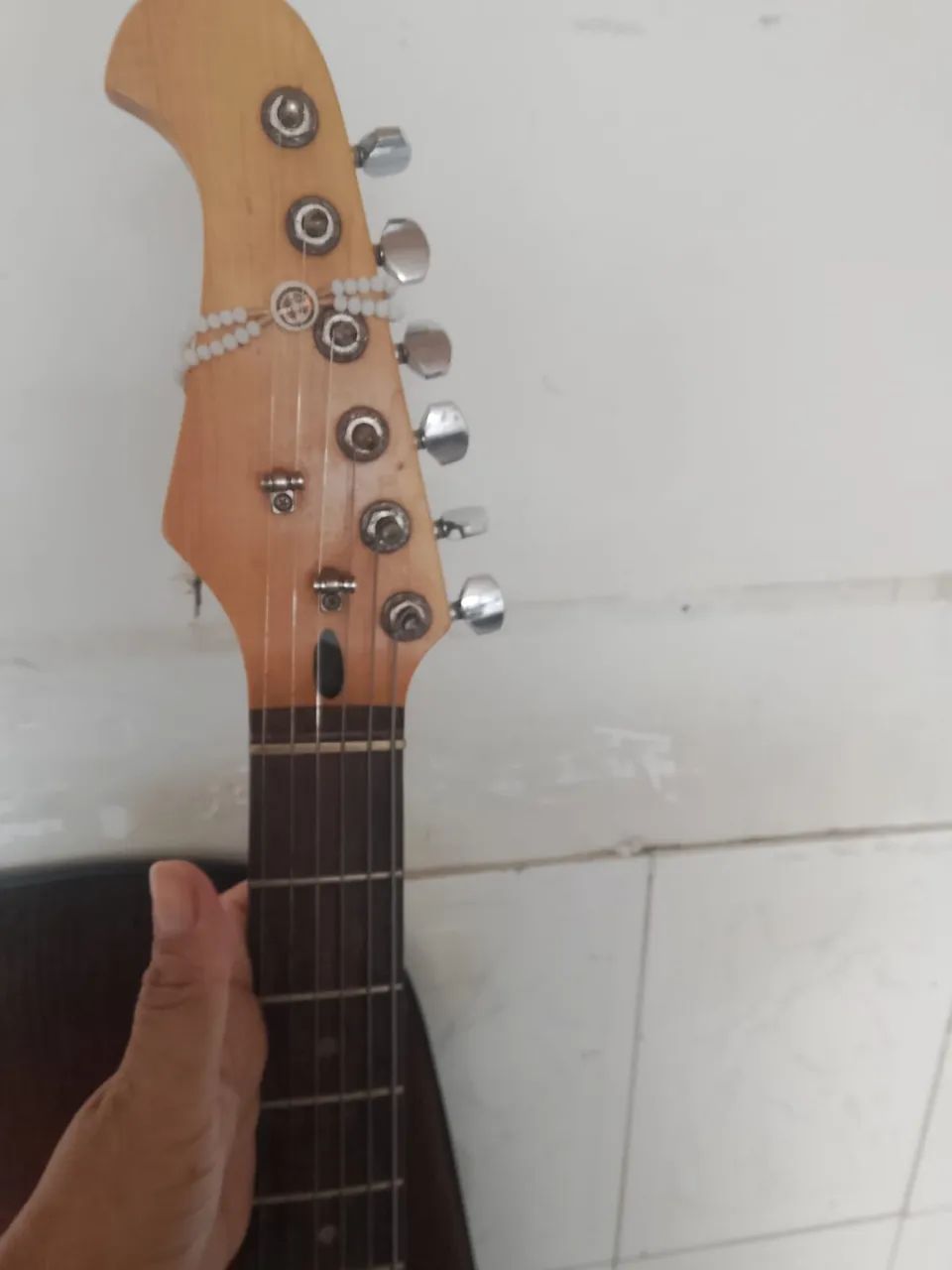 GUITARRA CANHOTA, TOP MAPLE com captação modificada  - Foto 4