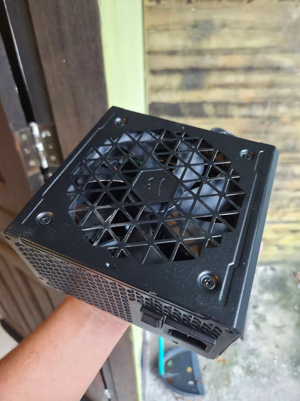 Fonte Corsair RM750e 750W 80 Plus Gold Full Modular - Em Perfeito Estado - Foto 2