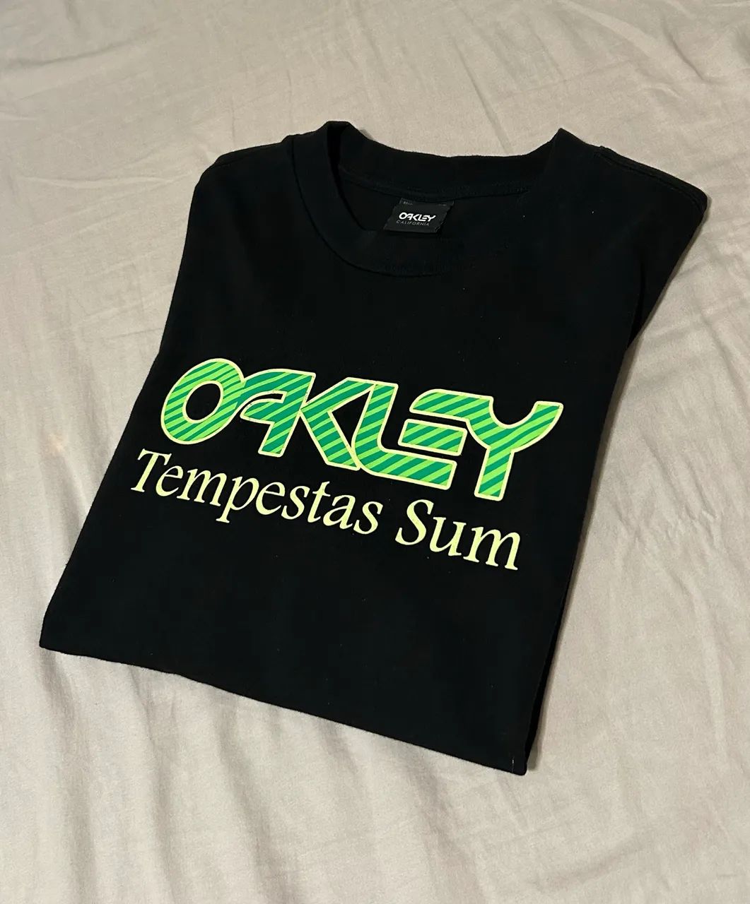 Camiseta Oakley Tempestas Sum Graphic Tee Original. - Foto 2