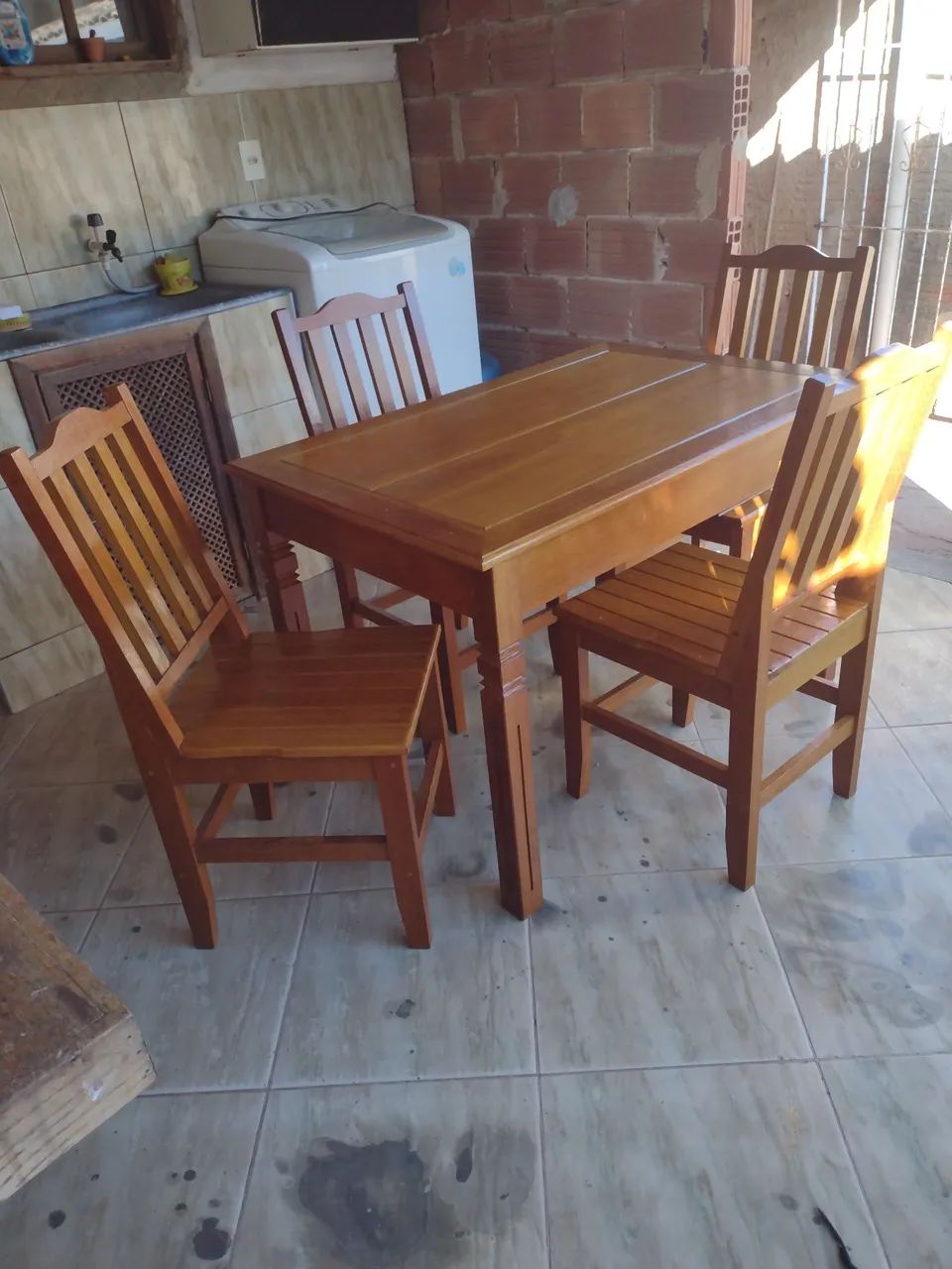 Mesa com cadeiras  - Foto 2