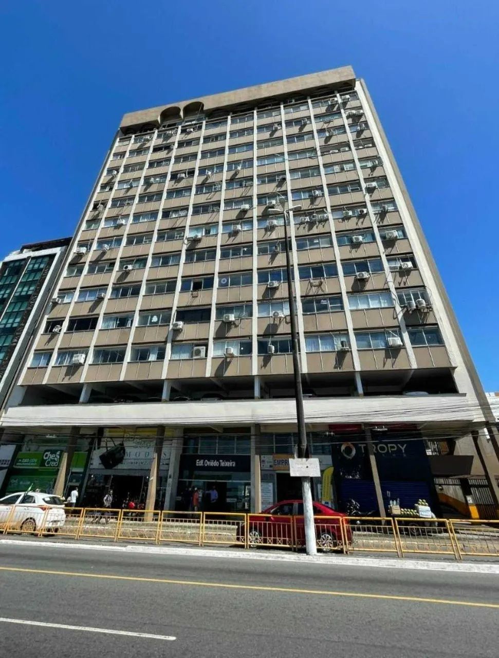 SALA COMERCIAL NO EDFÍCIO SILVIO TEIXIERA [4637]