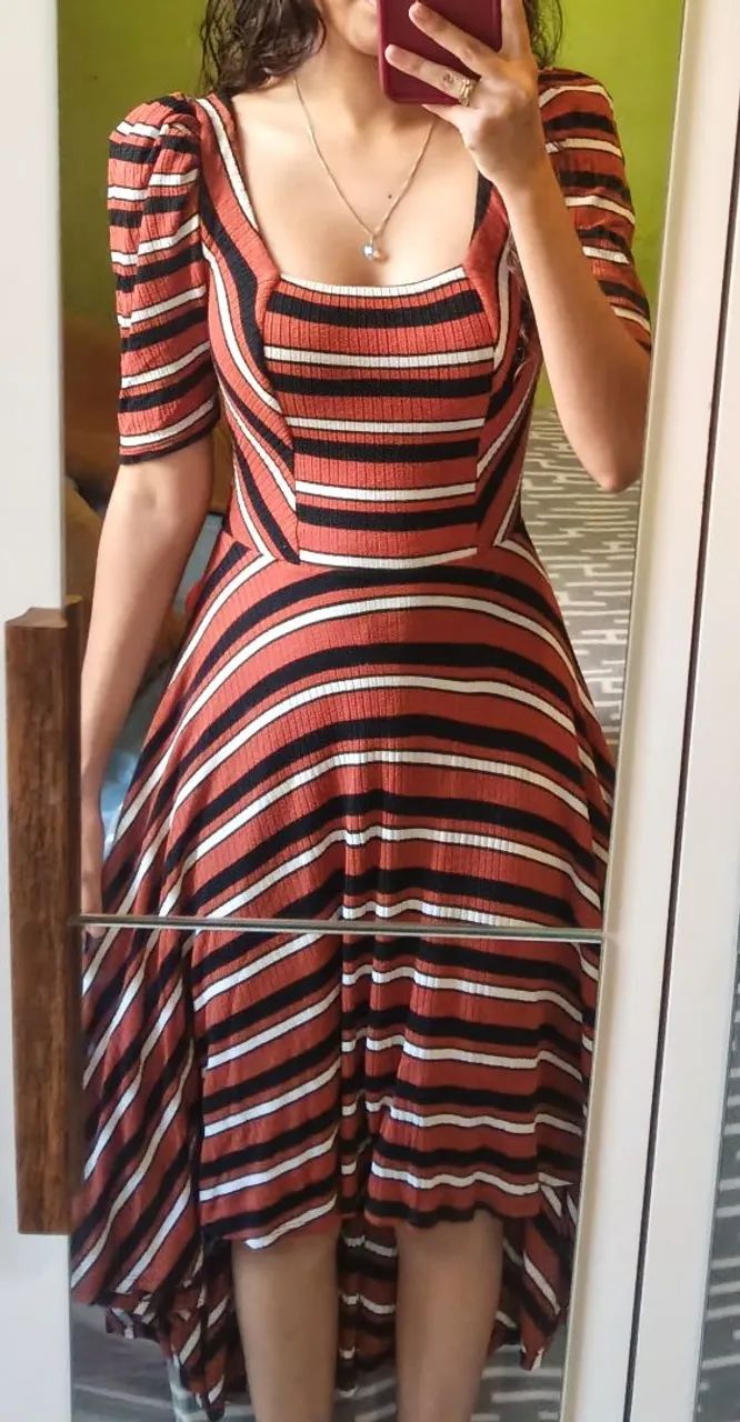 Vestido elegante listrado