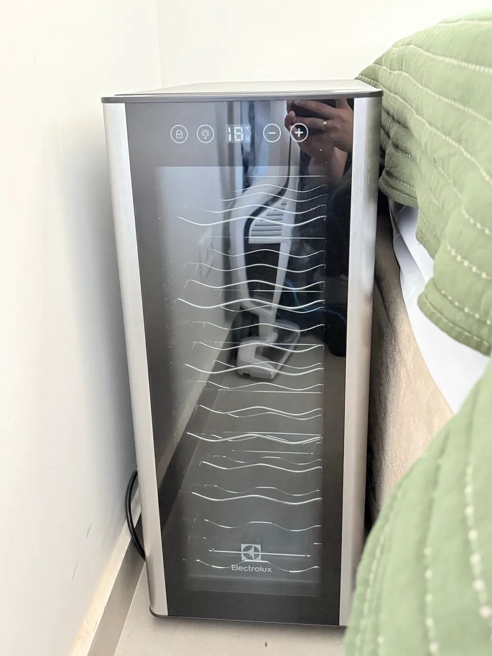Adega Electrolux 12 garrafas - Foto 4