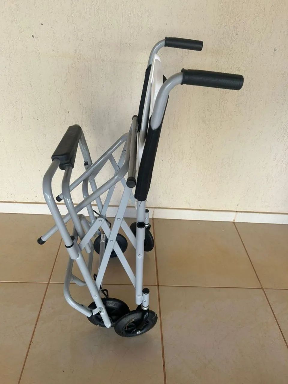 Cadeira de banho dobrável 