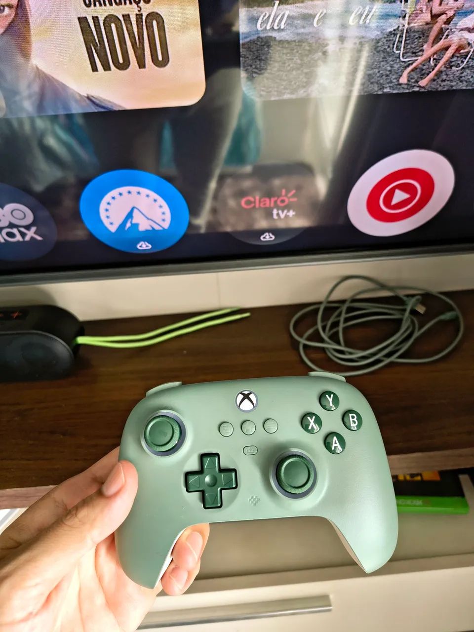 Xbox One X 1TB Edição Especial Gold Rush- Microsoft (Seminovo) - Foto 2