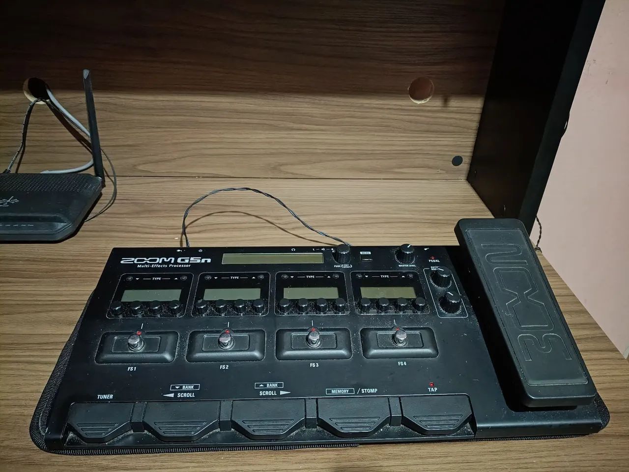 Pedaleira guitarra Zoom G5n com case 